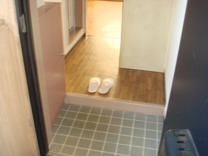 物件内観写真16　(玄関)