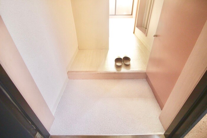 物件内観写真17　(玄関)