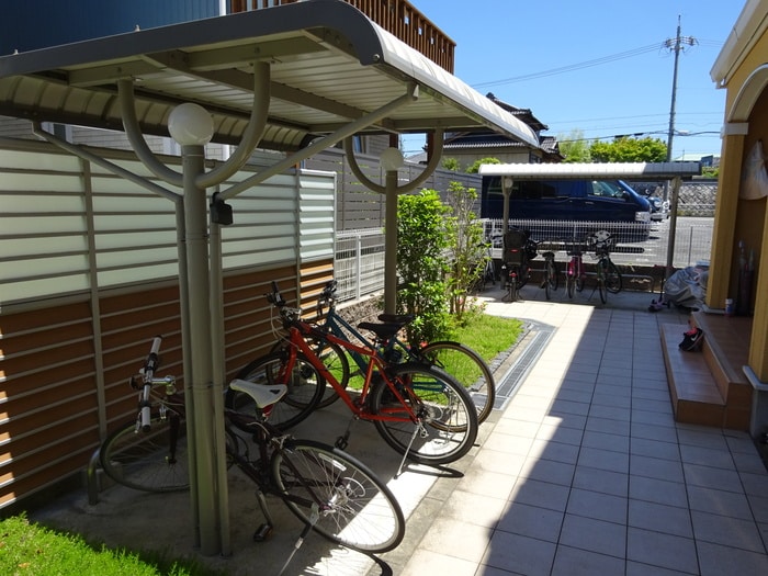 物件外観写真3　(駐輪場)