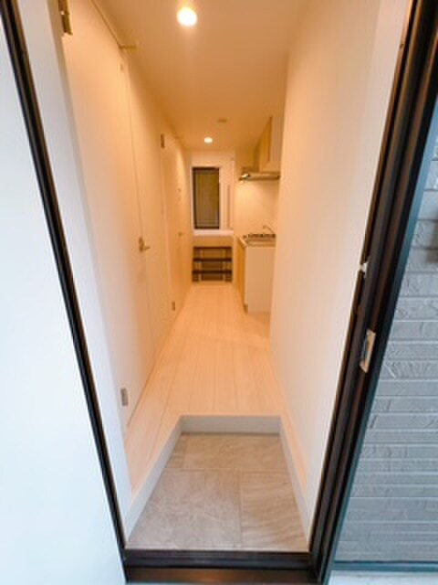 物件内観写真13　(玄関)