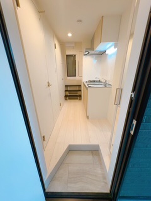 物件内観写真13　(玄関)