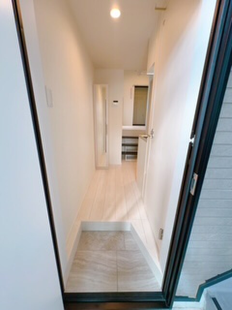 物件内観写真14　(玄関)