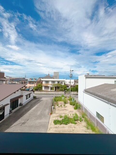 物件内観写真17　(室内からの展望)
