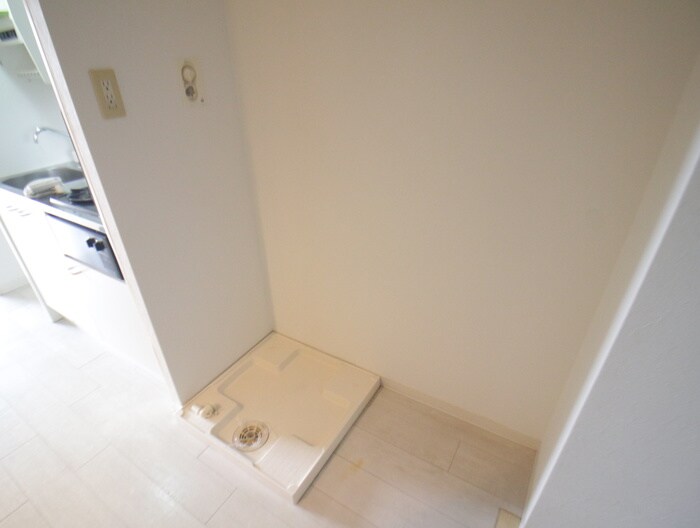 物件内観写真10　(洗濯機置場)