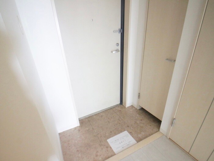 物件内観写真15　(玄関)