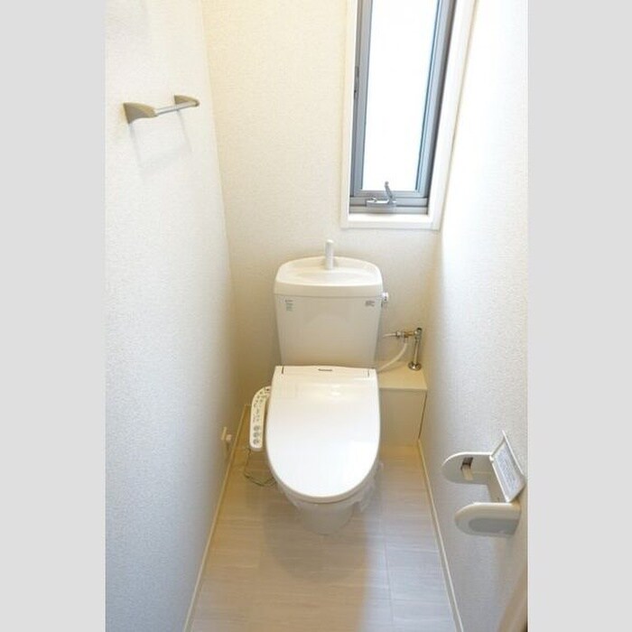 物件内観写真8　(トイレ)