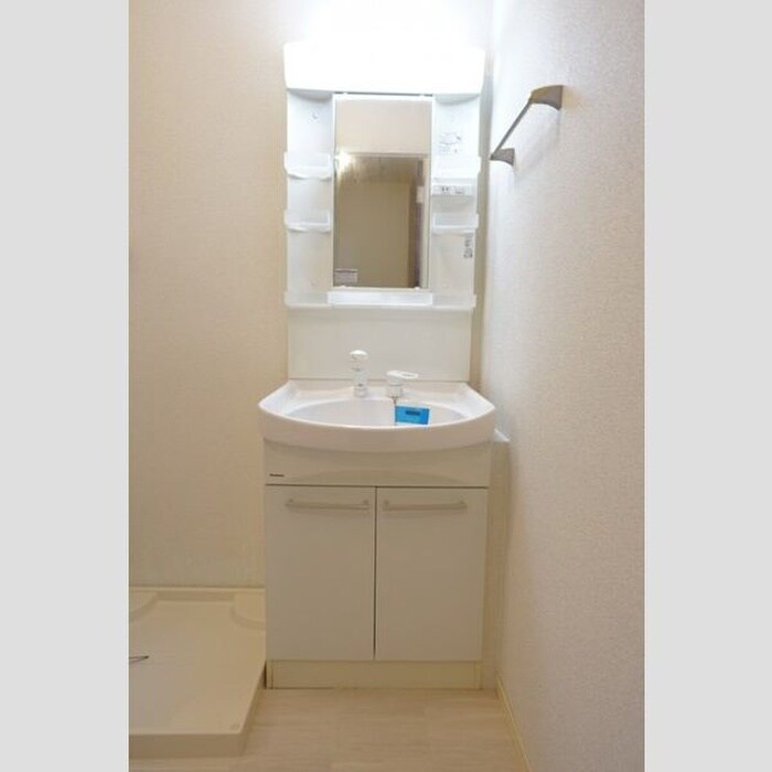 物件内観写真9　(洗面)