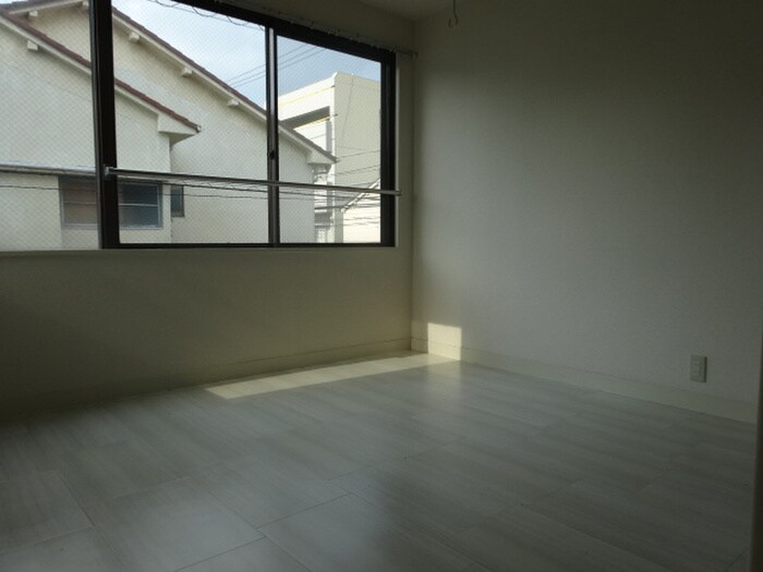 物件内観写真8　(居室)