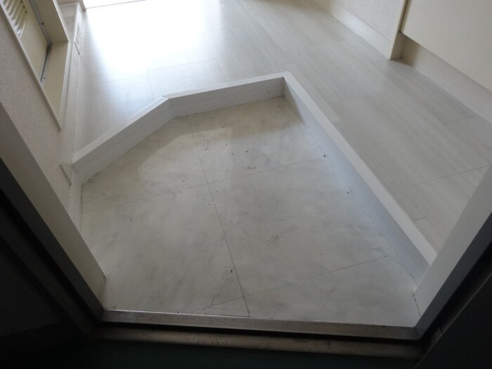 物件内観写真14　(玄関)