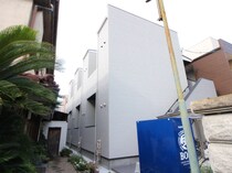 LIANGE 栄生の外観写真