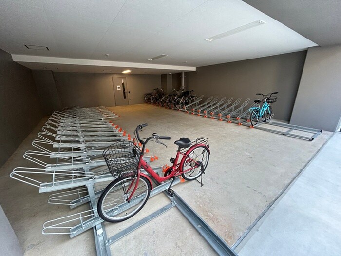 物件外観写真6　(駐輪場)