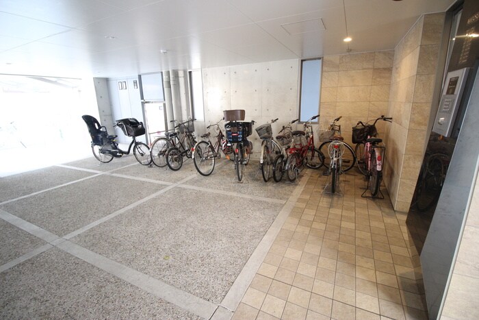 物件外観写真5　(駐輪場)