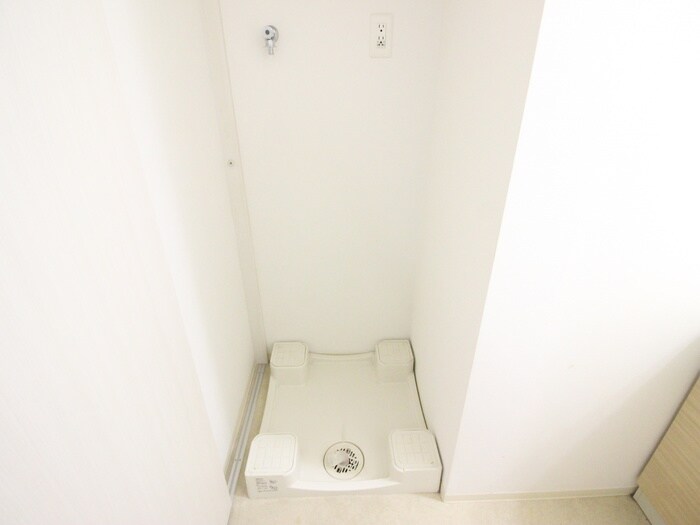 物件内観写真14　(洗濯機置場)