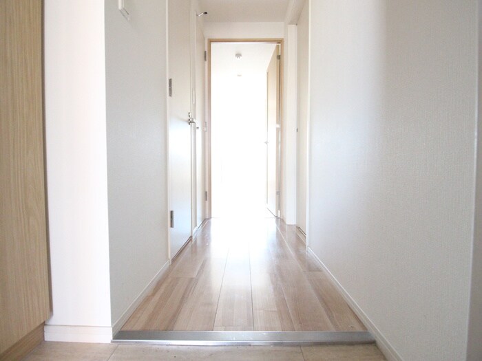 物件内観写真18　(廊下)