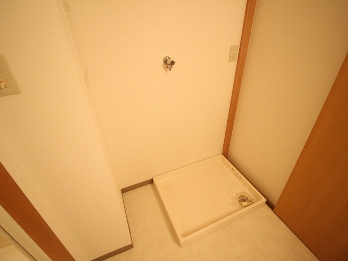 物件内観写真17　(洗濯機置場)