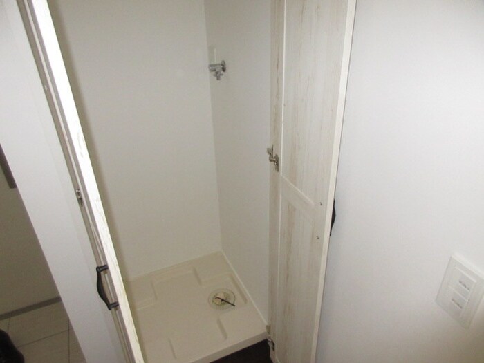 物件内観写真17　(洗濯機置場)