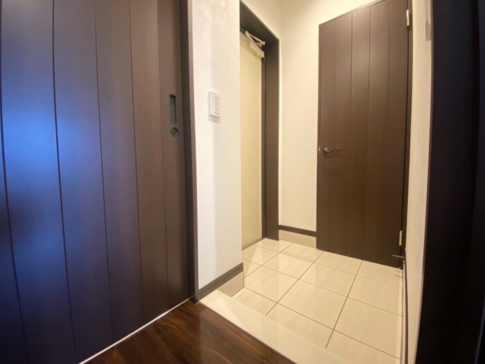 物件内観写真20　(玄関)