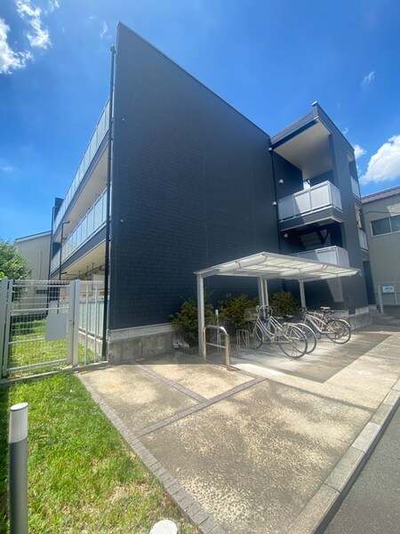 グラディオ岩塚外観写真