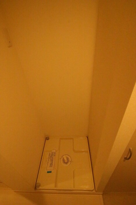 物件内観写真10　(洗濯機置場)