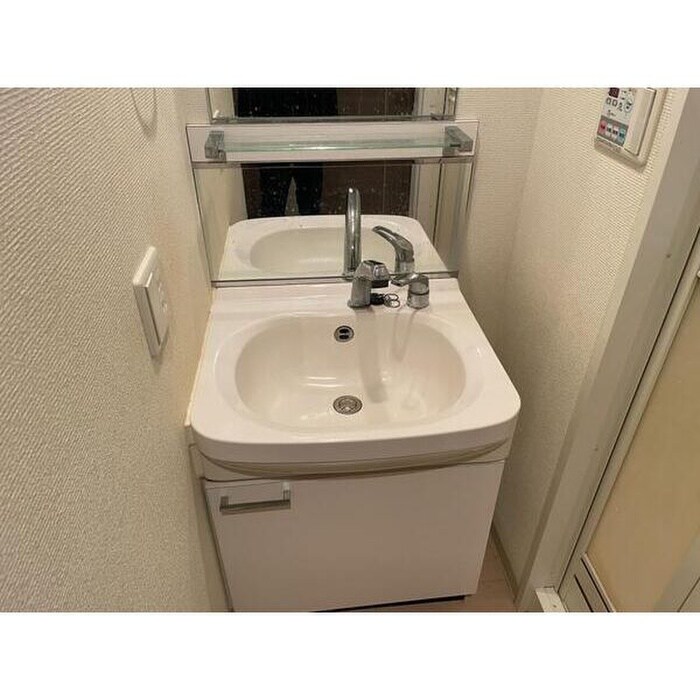 物件内観写真8　(洗面)