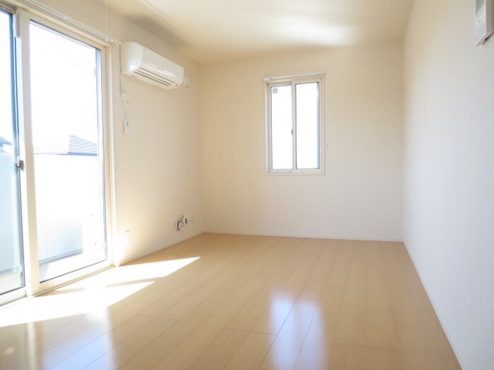 物件内観写真4　(居室)