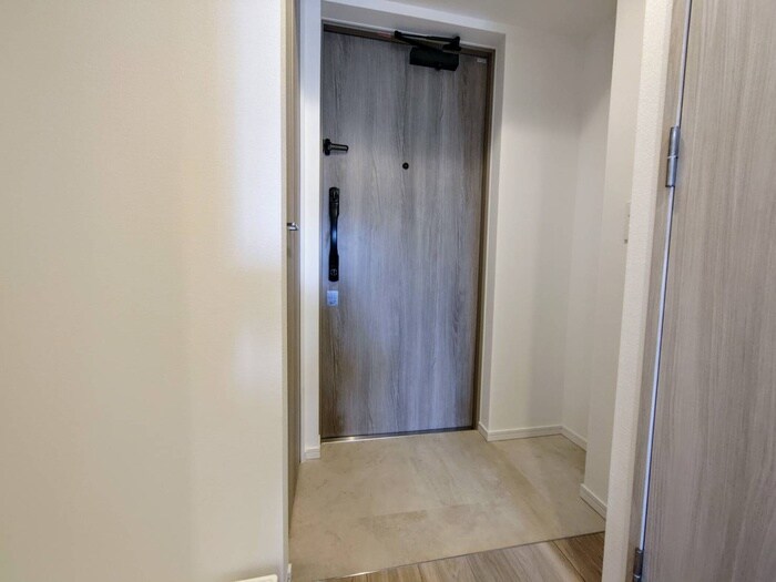 物件内観写真15　(玄関)
