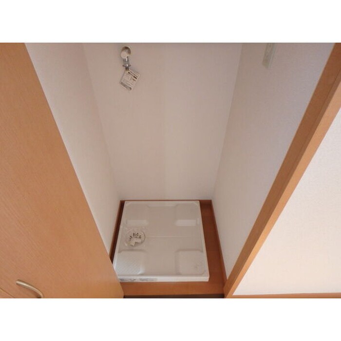物件内観写真9　(洗濯機置場)