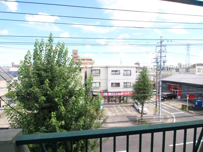 物件内観写真16　(室内からの展望)