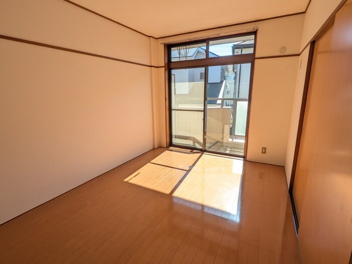 物件内観写真9　(居室)