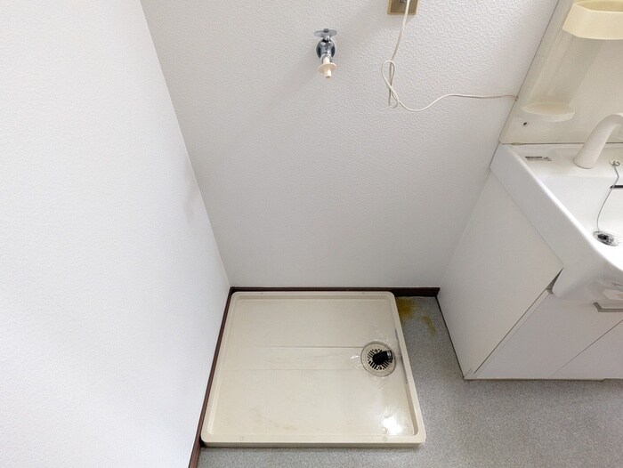 物件内観写真18　(洗濯機置場)