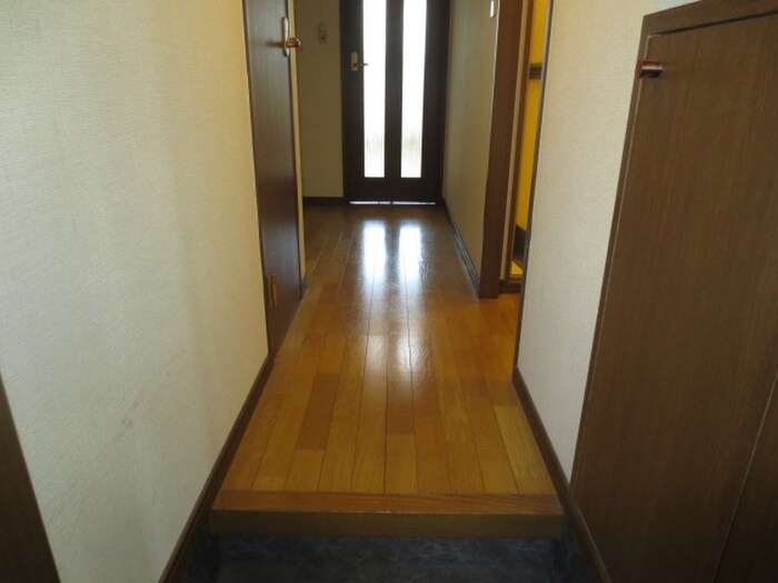 物件内観写真15　(玄関)