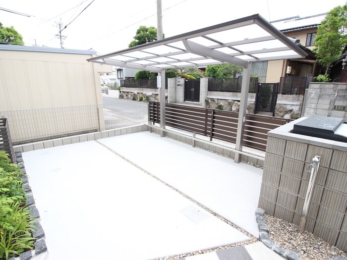 物件外観写真3　(駐輪場)