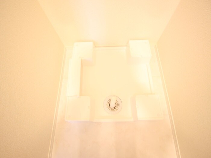 物件内観写真10　(洗濯機置場)