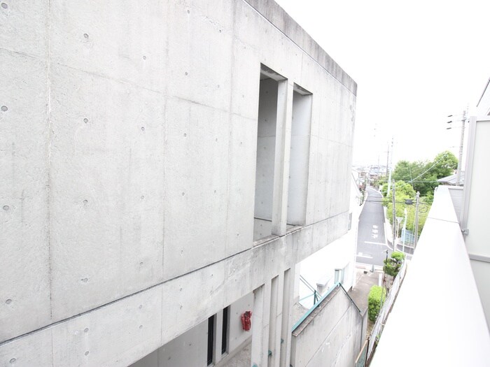 物件内観写真16　(室内からの展望)