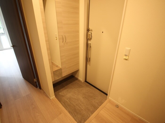 物件内観写真18　(玄関)