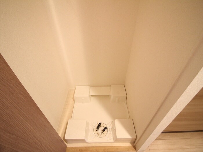 物件内観写真12　(洗濯機置場)