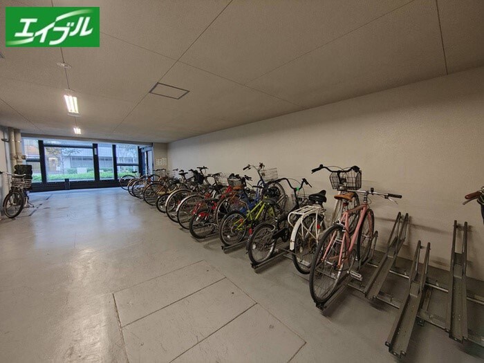 物件外観写真3　(駐輪場)