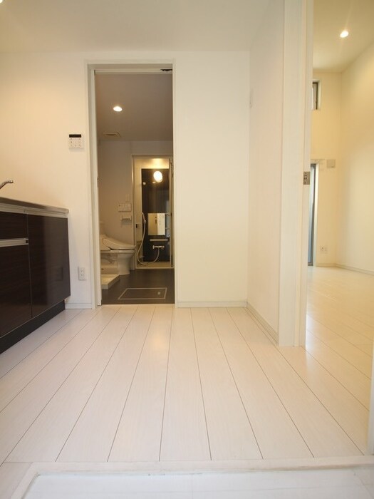 物件内観写真16　(玄関)