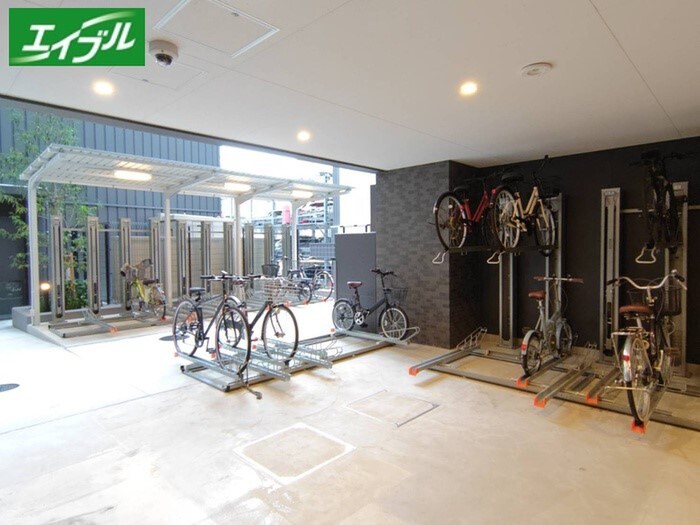 物件外観写真3　(駐輪場)