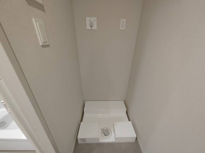 物件内観写真16　(洗濯機置場)