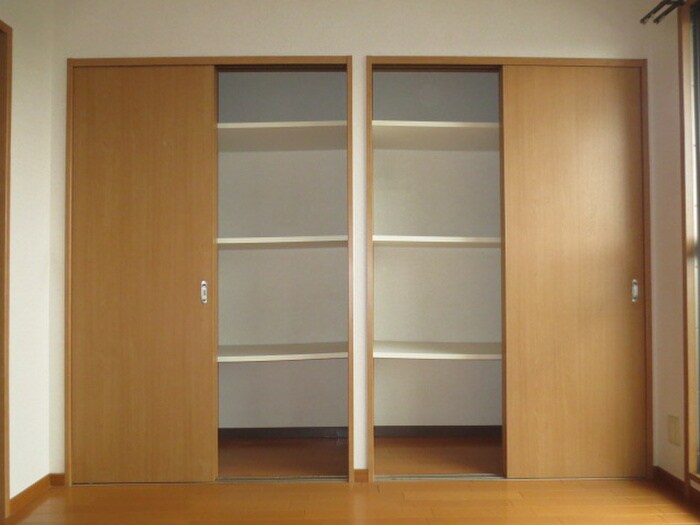 物件内観写真8　(収納)