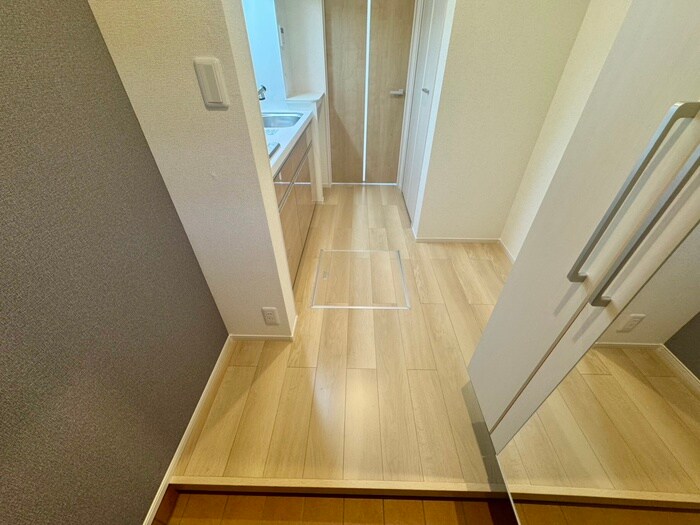 物件内観写真14　(廊下)