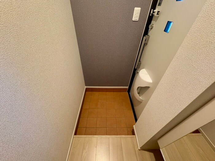 物件内観写真15　(玄関)