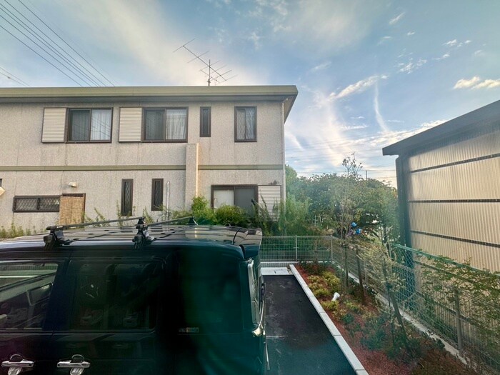 物件内観写真18　(室内からの展望)