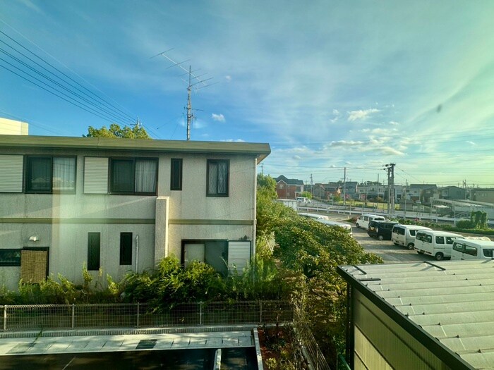 物件内観写真18　(室内からの展望)