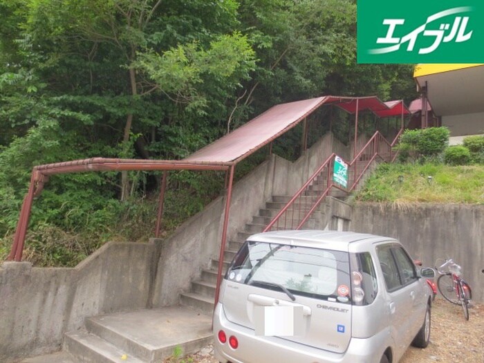 物件外観写真6　(エントランス部分)