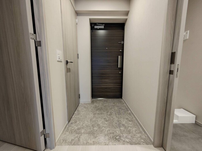 物件内観写真17　(玄関)