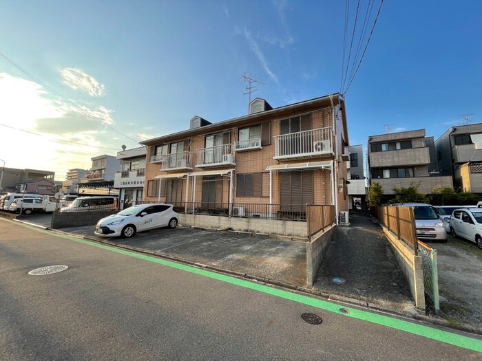 物件外観写真4　(駐車場)