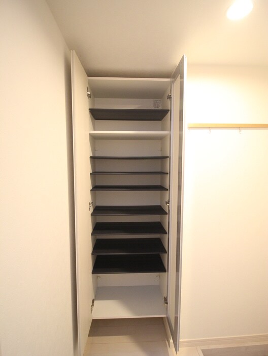 物件内観写真18　(靴箱)