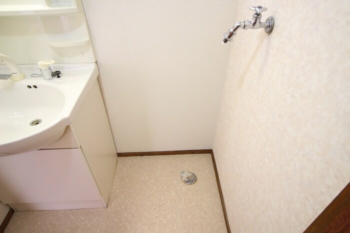 物件内観写真18　(洗濯機置場)